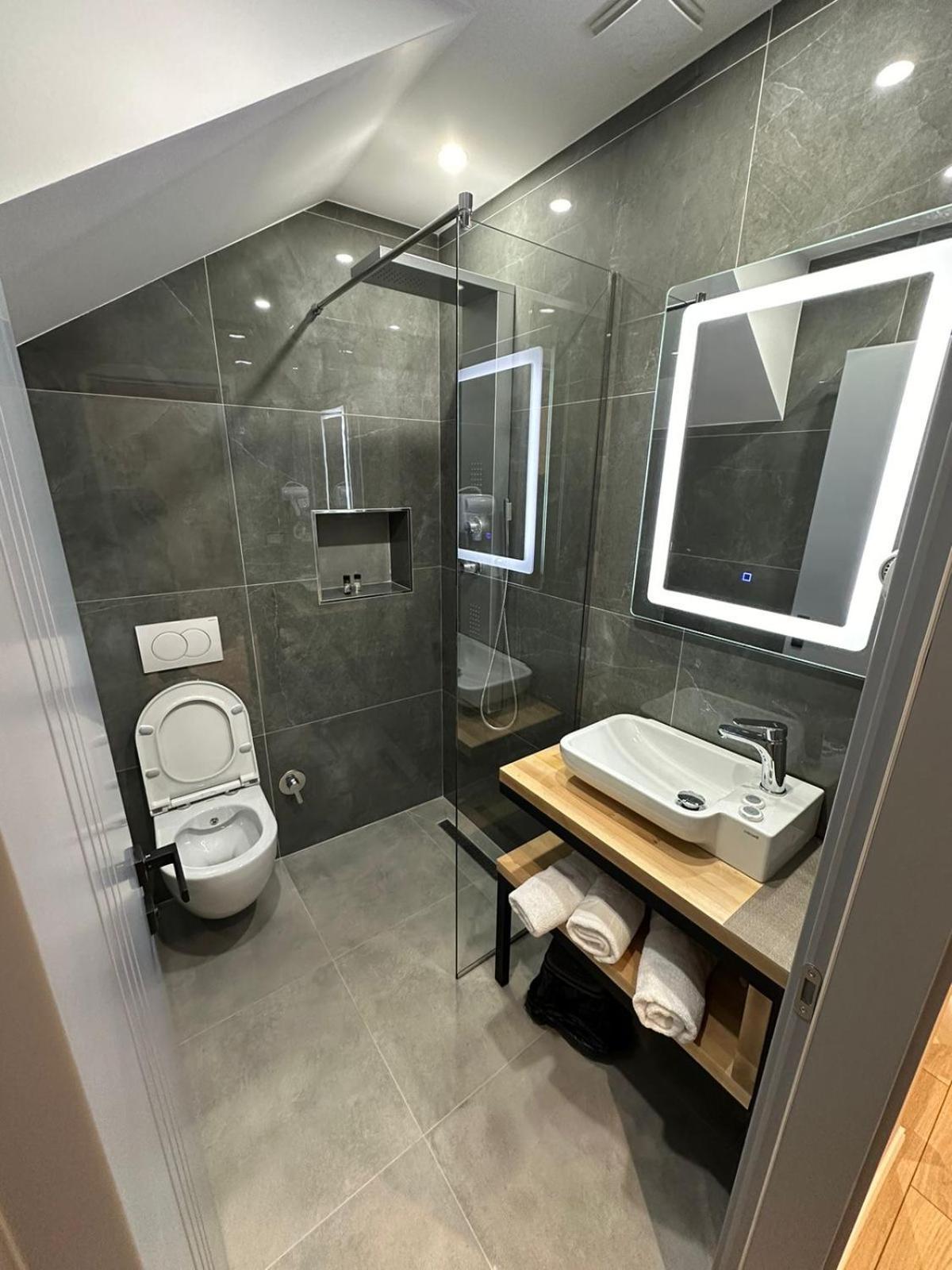 Hotel Europa Крує Екстер'єр фото
