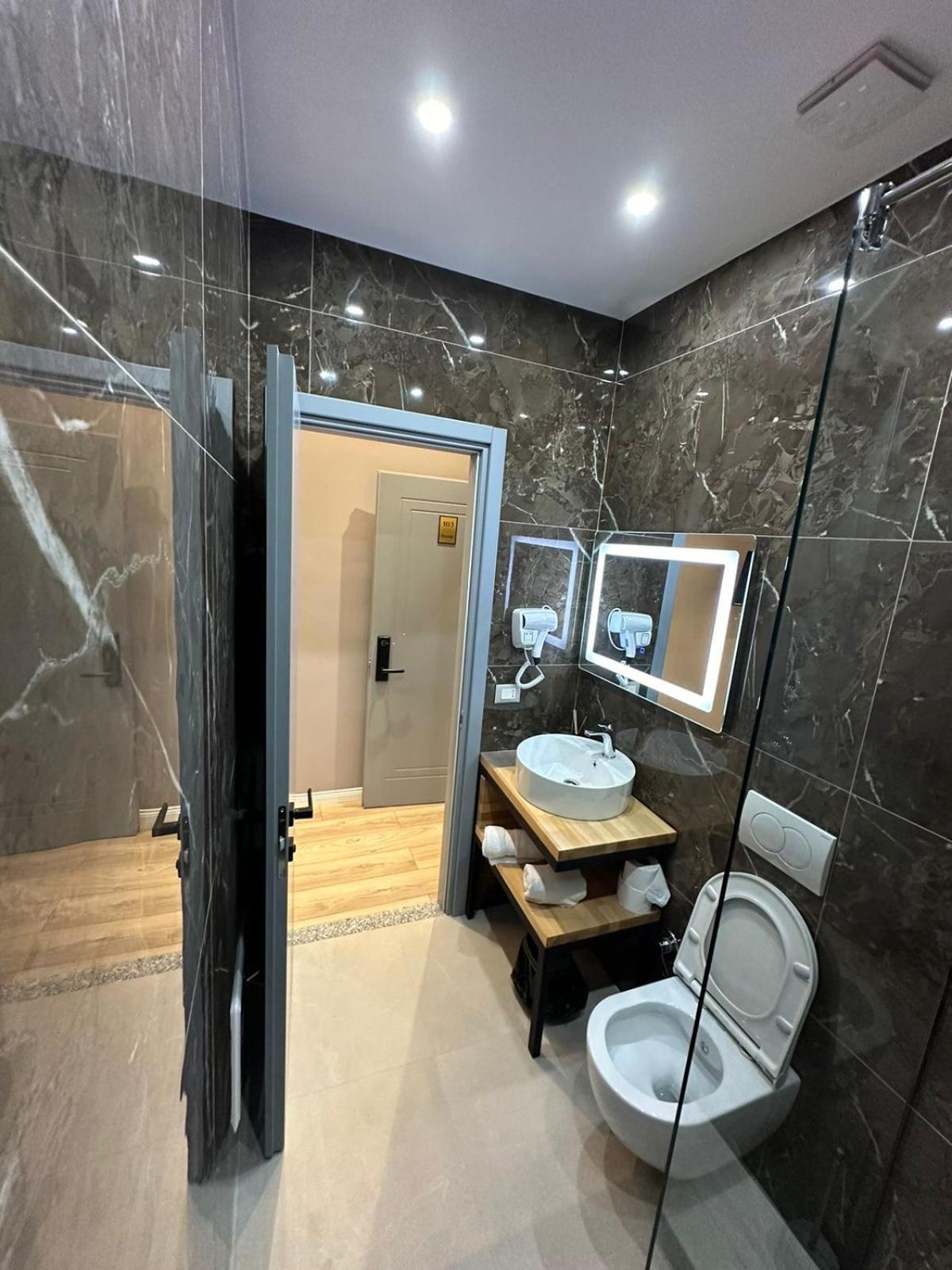 Hotel Europa Крує Екстер'єр фото