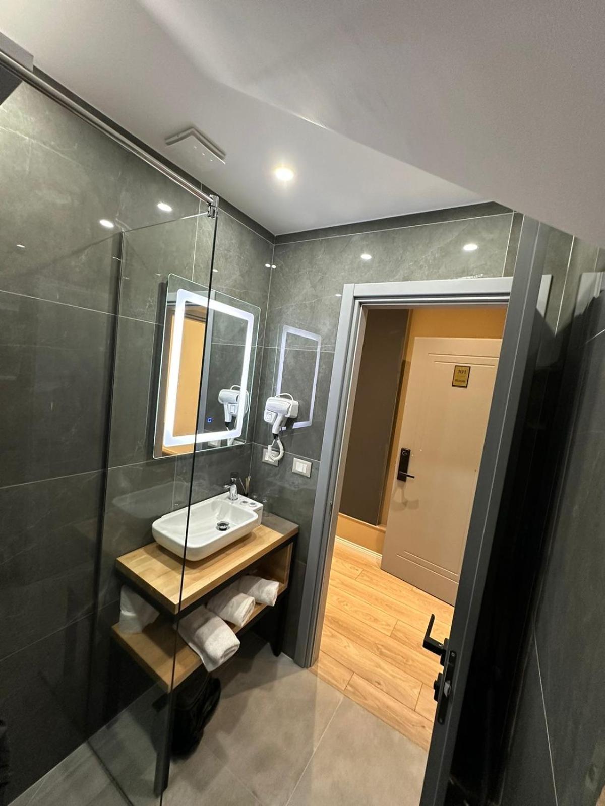 Hotel Europa Крує Екстер'єр фото