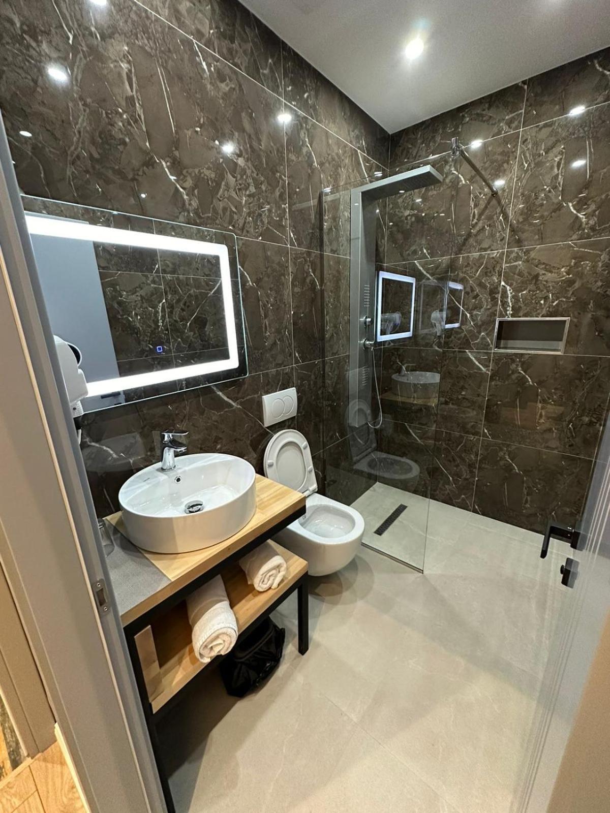 Hotel Europa Крує Екстер'єр фото