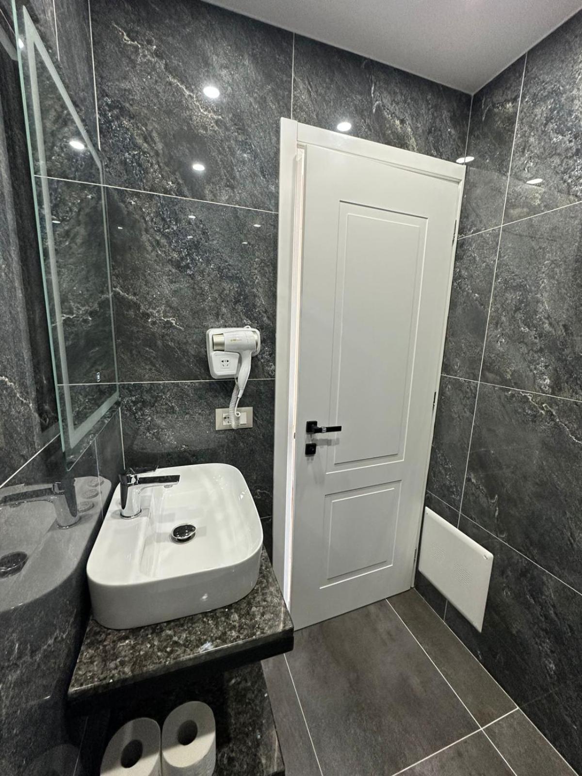 Hotel Europa Крує Екстер'єр фото