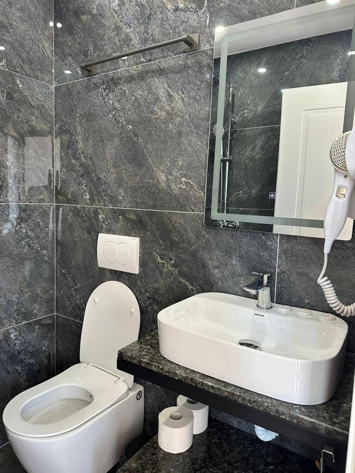 Hotel Europa Крує Екстер'єр фото